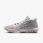 LeBron Witness 8 Basketball Shoes. Nike.com